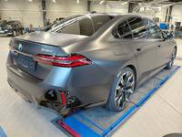 Skats no labās puses aizmugurē