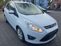 Pogled sprijeda desno