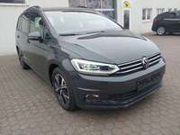 Pogled sprijeda desno