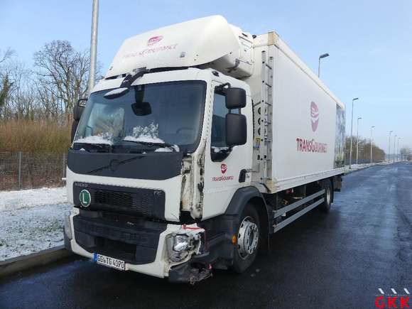 Skats no kreisās puses priekšā