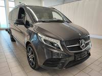 Skats no labās puses priekšā