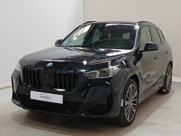 Skats no kreisās puses priekšā