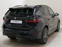 Skats no labās puses aizmugurē