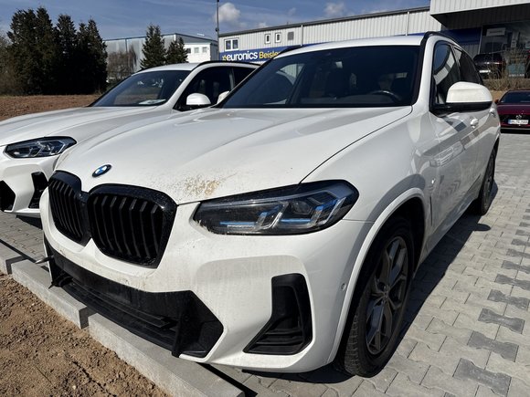 Pogled od napred levo