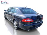 Widok z tyłu po stronie lewej