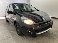 Pogled sprijeda desno