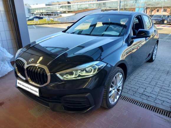 Pogled sprijeda lijevo