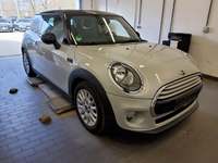 Pogled sprijeda desno