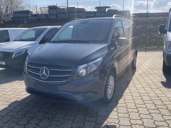 Pogled sprijeda lijevo