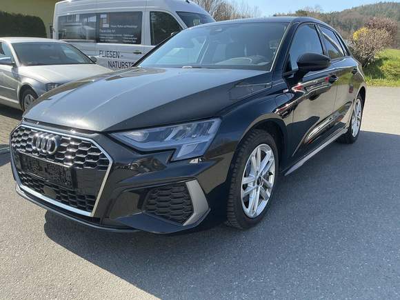 Pogled od napred levo