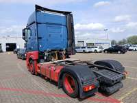 Vaade tagant vasakult