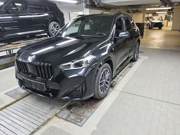 Pogled od napred levo