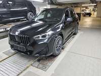 Pogled od napred levo