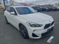 Skats no labās puses priekšā