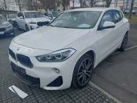 Skats no kreisās puses priekšā