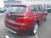 Skats no labās puses aizmugurē