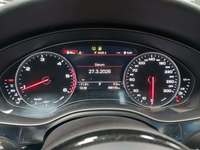 Pohľad na združený prístroj na palubnej doske