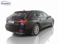 Skats no labās puses aizmugurē