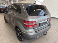 Vedere spate stânga