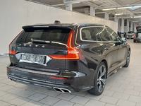 Pogled od pozadi desno