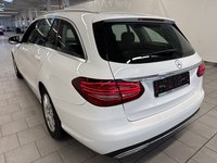 Pogled od pozadi levo