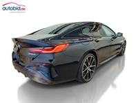 Skats no labās puses aizmugurē