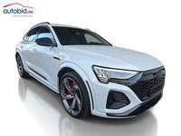 Pogled sprijeda desno