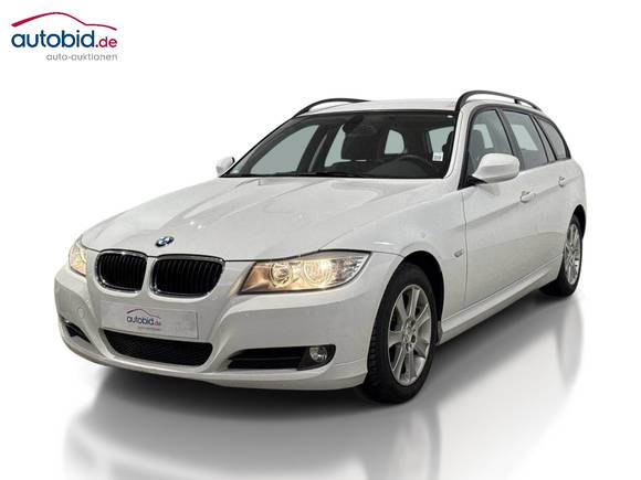 Skats no kreisās puses priekšā