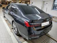 Изглед отзад отляво