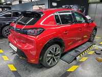 Skats no labās puses aizmugurē