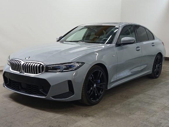 Skats no kreisās puses priekšā