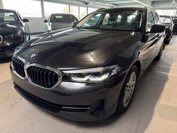 Pogled od napred levo