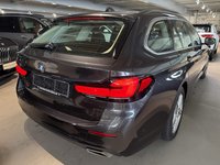 Pogled od pozadi desno