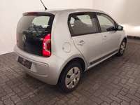 Skats no labās puses aizmugurē