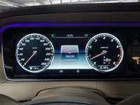 Pohľad na združený prístroj na palubnej doske