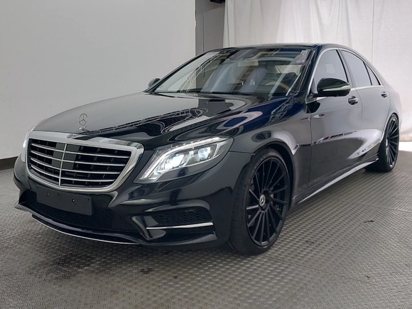 Pogled od napred levo