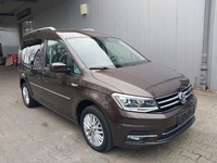 Pogled sprijeda desno