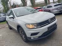 Pogled sprijeda desno