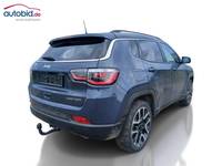 Vue de l’arrière droit