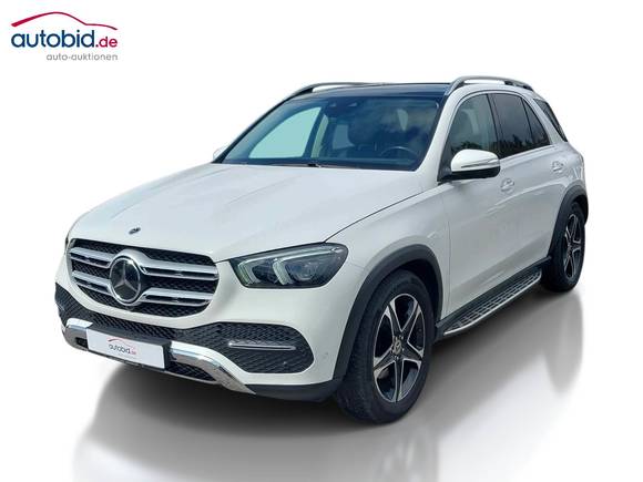 Skats no kreisās puses priekšā