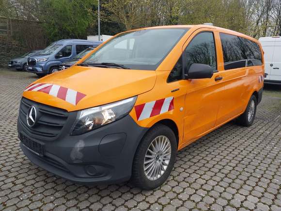 Pogled sprijeda lijevo