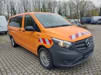 Pogled sprijeda desno