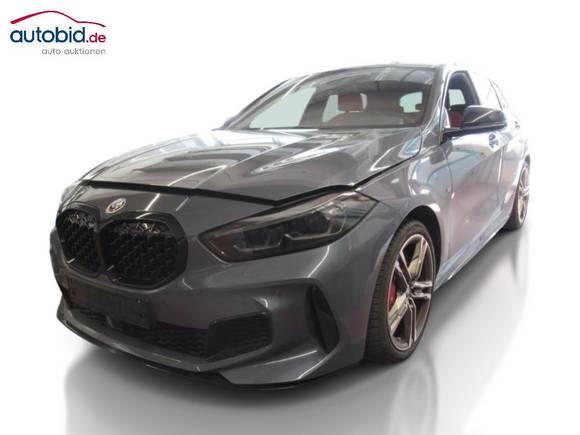 Pogled od napred levo