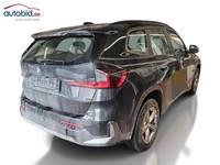 Pogled od pozadi desno