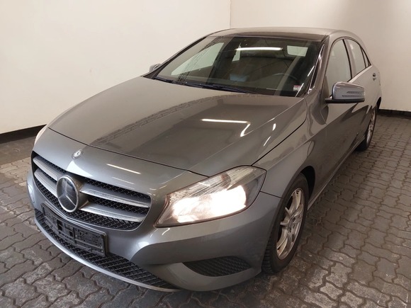 Pogled sprijeda lijevo