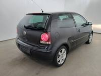 Skats no labās puses aizmugurē