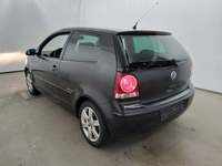 Skats no kreisās puses aizmugurē