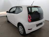 Skats no kreisās puses aizmugurē