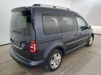 Skats no labās puses aizmugurē