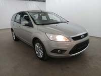 Skats no labās puses priekšā